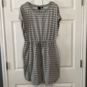 Short sleeved comfortable dress